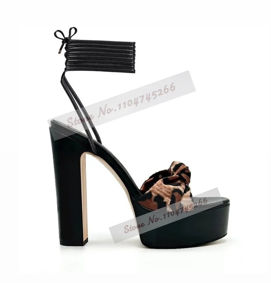 صنادل كعب مكتنز بعقدة على شكل فراشة من ALLeopard باللون الأسود غير اللامع من الجلد ذو منصة عالية مرقعة أحذية برباط من الخلف