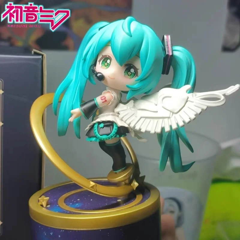 

New Original Hatsune Miku 16th Anniversary Q Edition Anime Figure White Wing Singing Miku Kawaii Model Decoration Collection Toy