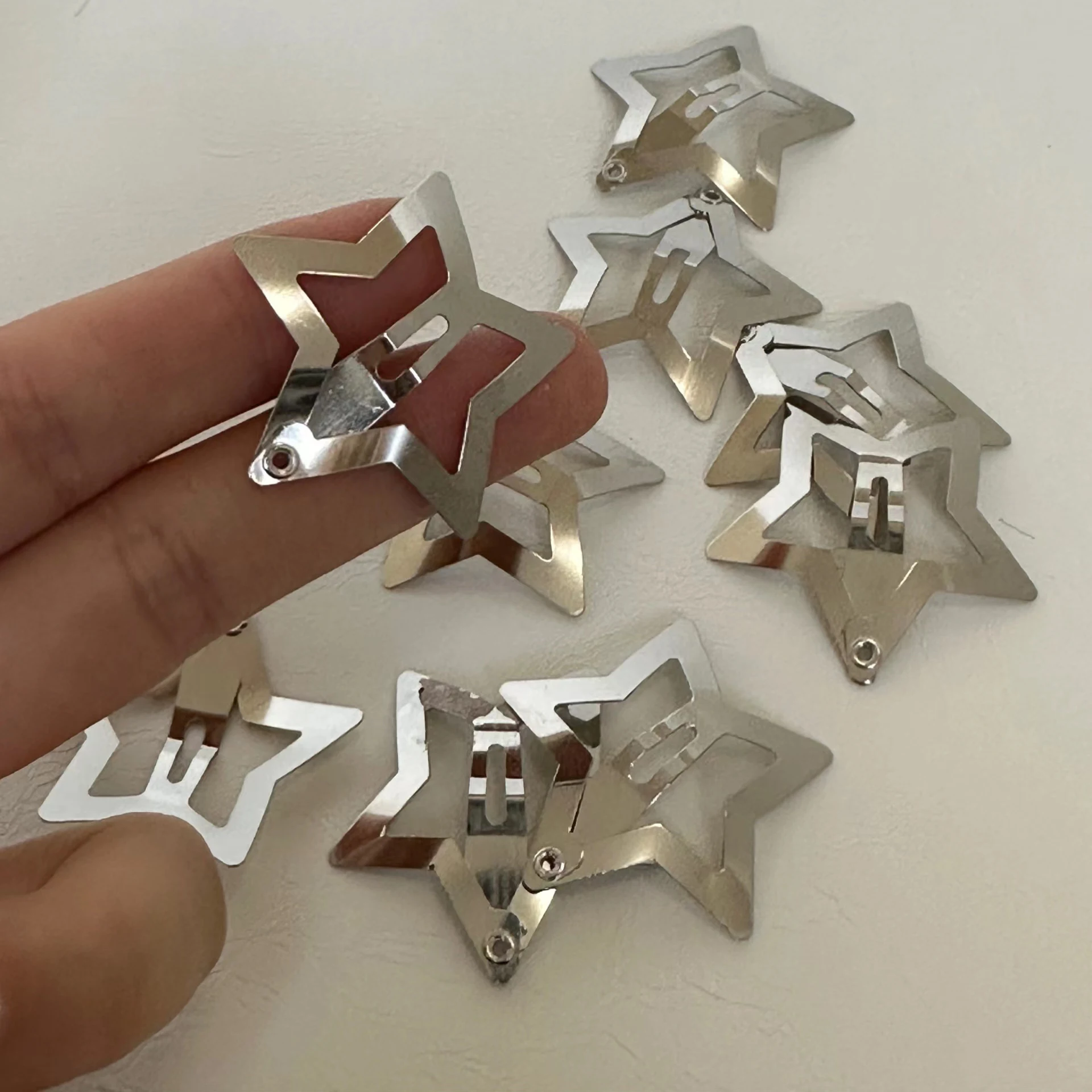 2/200pcs Silver Star Hair Clips for Girl Y2k Filigree Star Metal Snap Clip Hairpins Barrettes Hair jewelry Nickle Free Lead Free