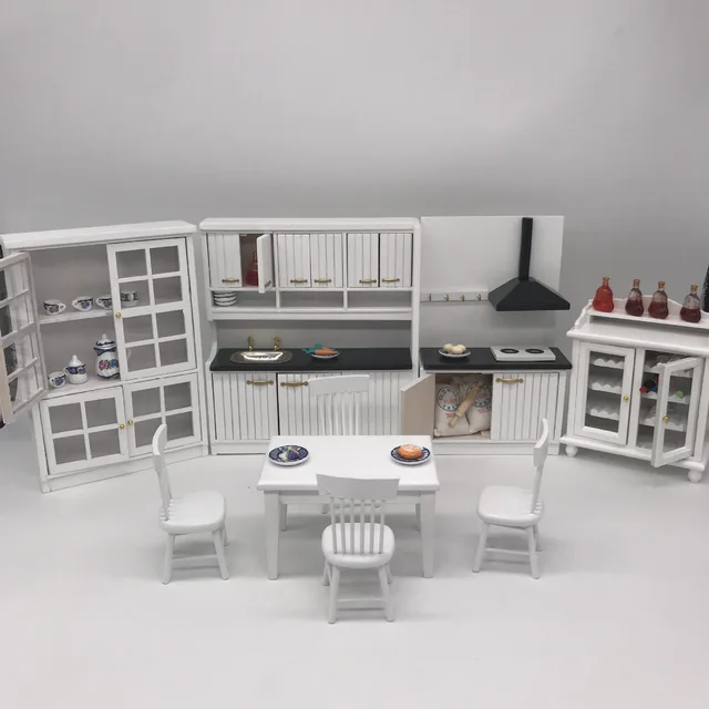 1:12 BJD Dollhouse Mini Kitchen White Furniture Doll House Akcesoria do dekoracji kuchni Stół i krzesło Lodówka Szafka