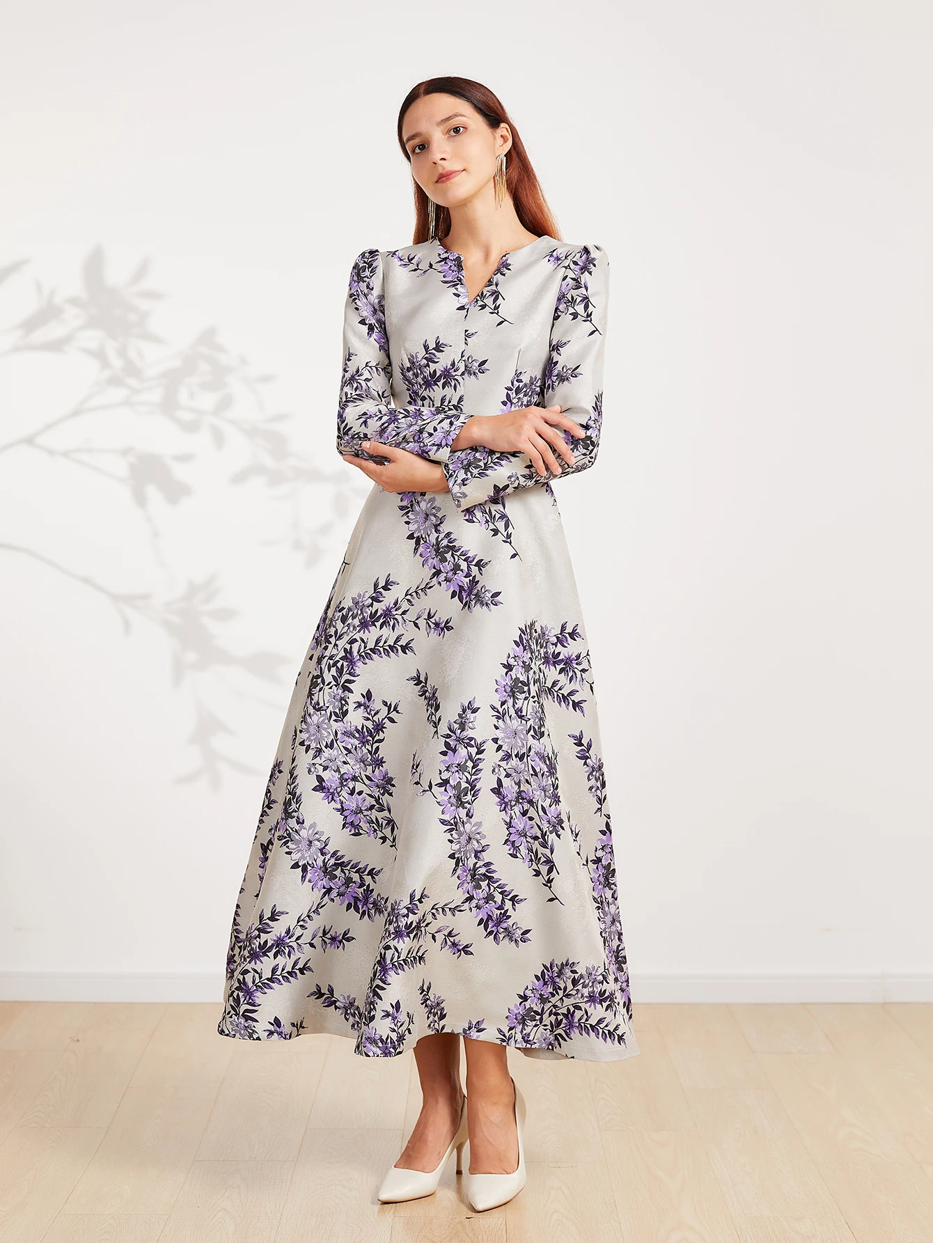 

French-style romantic heavy jacquard elegant V-neck long-sleeved fitted dress with wide skirt