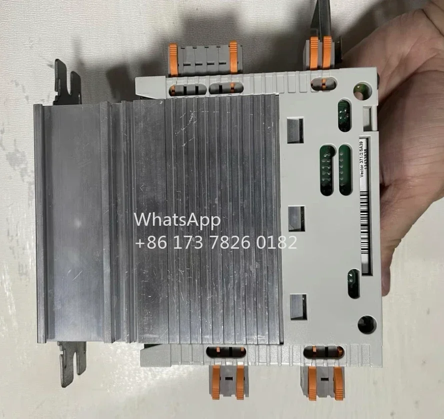 Преобразователь E82EV371K2C Б/у