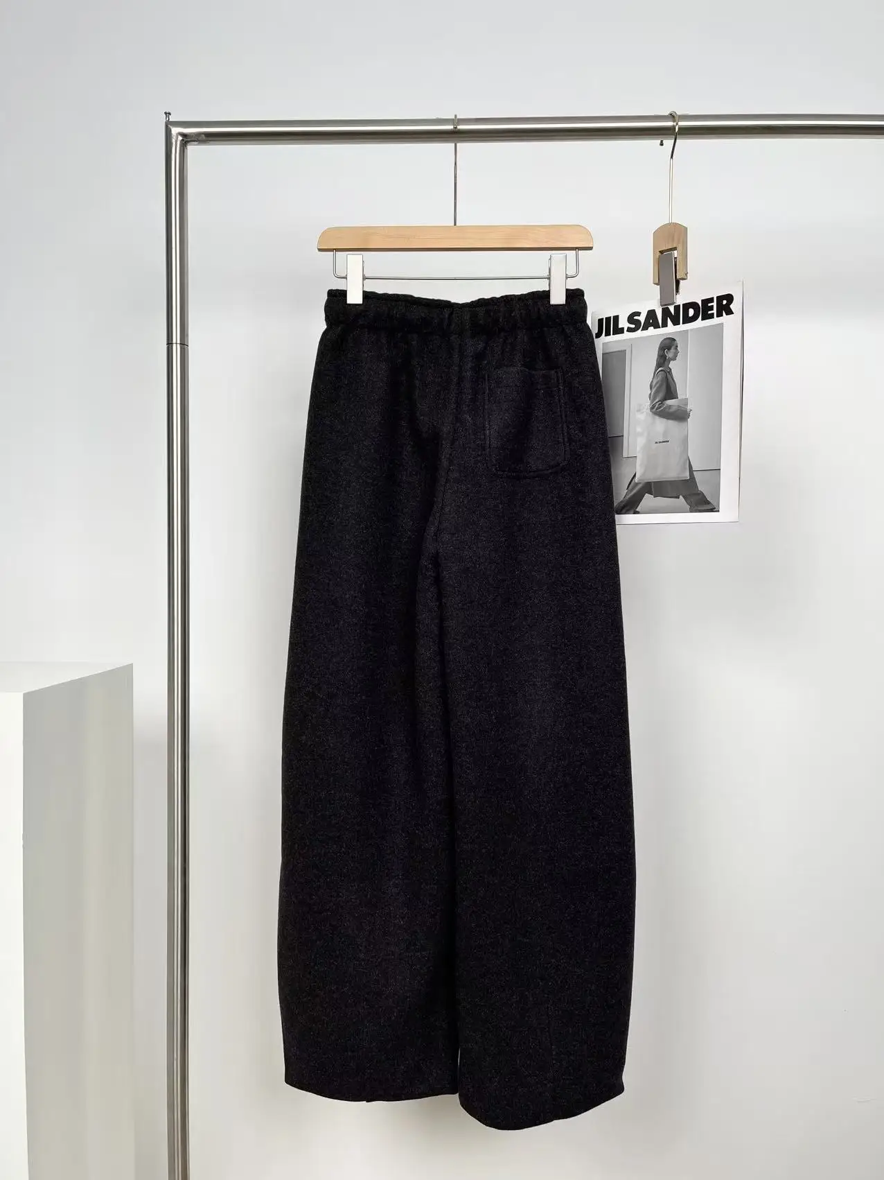 2025 novo high-end engrossado vaca veludo calças de perna larga feminina solta foice calças casuais