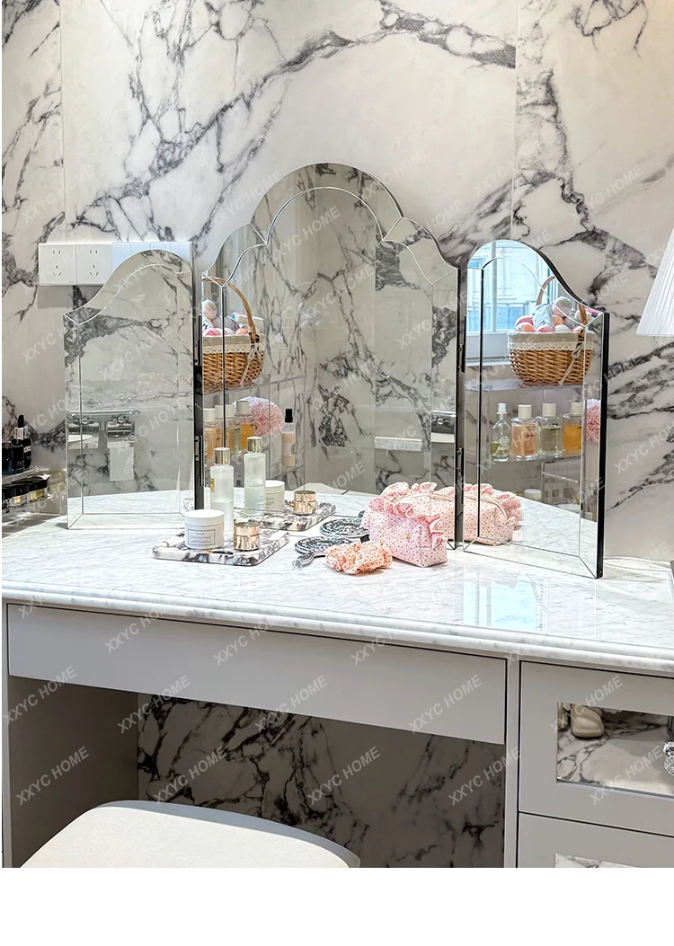 

Pretty Desktop Triple Folding Vanity Mirror Retro Vanity Mirror Bathroom Wall-mounted Mirror Vanity Table