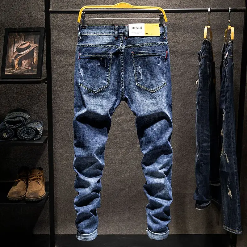 Amerikanische elastische gerade Jeans für Herren, zerrissene, abgenutzte Slim-Fit-Baumwoll-Denim-Hosen, koreanischer Stil, modische Hosen, Herrenbekleidung – Detail 11