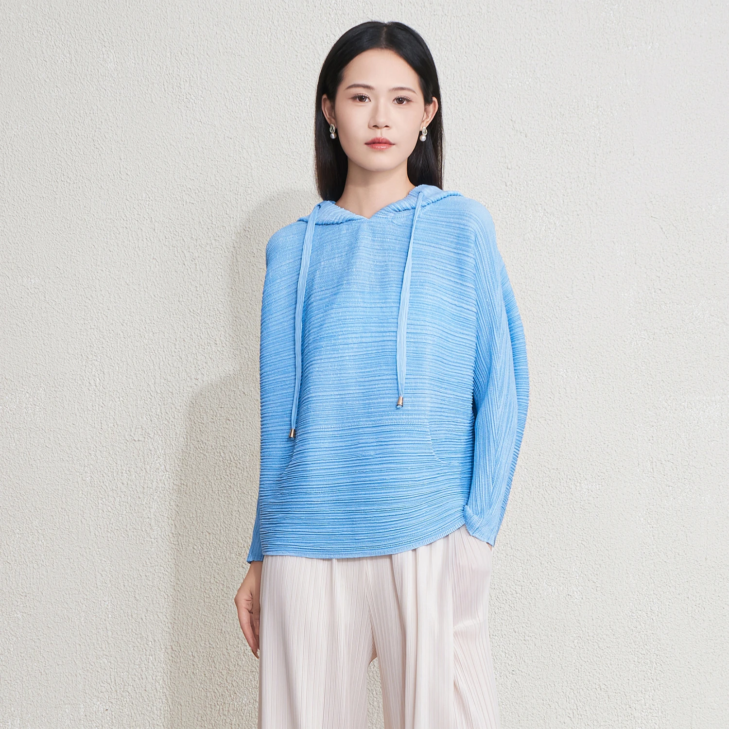 

Женская плиссированная блузка и рубашка, осень 2021, новый свободный повседневный пуловер с длинными рукавами и капюшоном на шнурке, толстовка