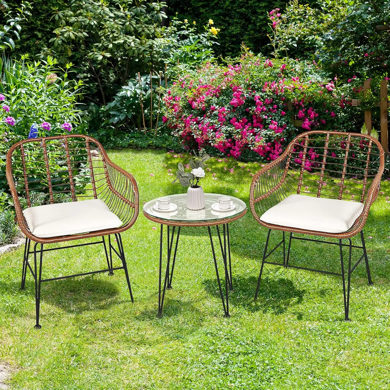 3-teiliges Patio-Gesprächs-Bistro-Set, Korb möbel im Freien mit rundem, gehärtetem Tisch und 2 Rattan sesseln (bräunlich gelb)