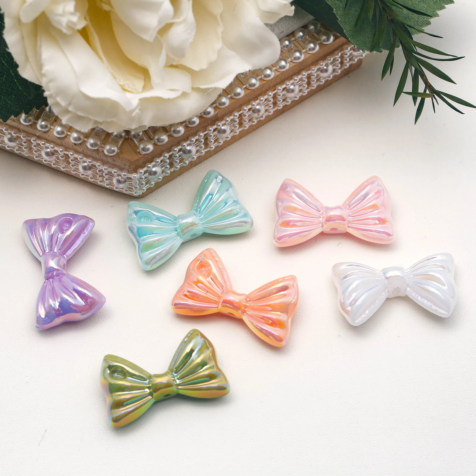 

DIY ювелирные изделия AB цвета милая лента в форме банта акриловые пластиковые бусины подходят для украшения одежды аксессуары 20 шт. 30*18 мм