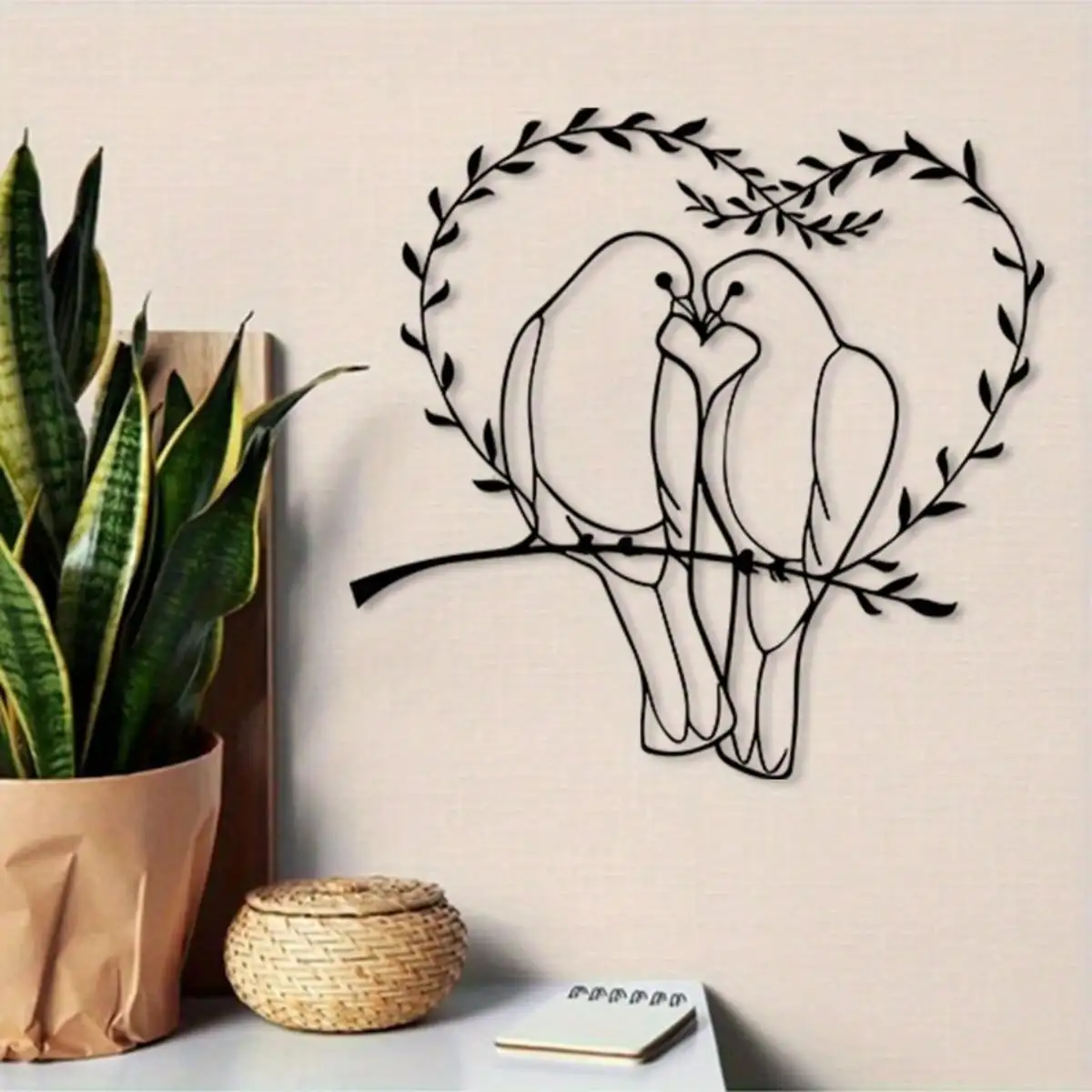 Vintage Love Metal Wall Art Doves Heart Wreath Iron Sculpture Rustproof Hanging Decor for Bedroom Honeymoon Couple Romantic Gift