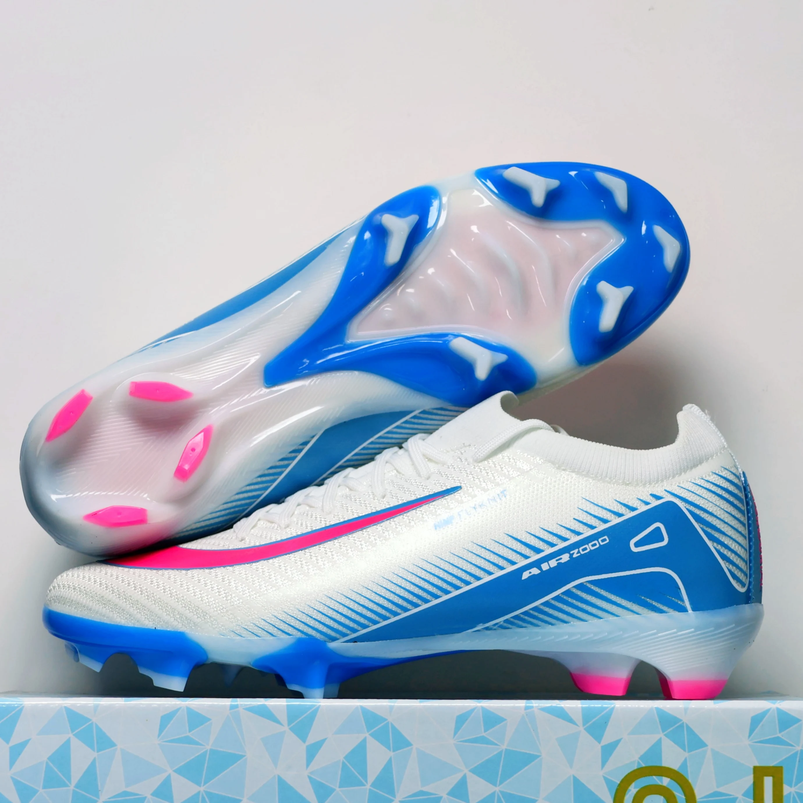 8516 High Quality Mens Soccer Shoes TF/FG Non-Slip Turf Soccer Cleats for Kids Training Football Boots Chuteira Campo 35-46