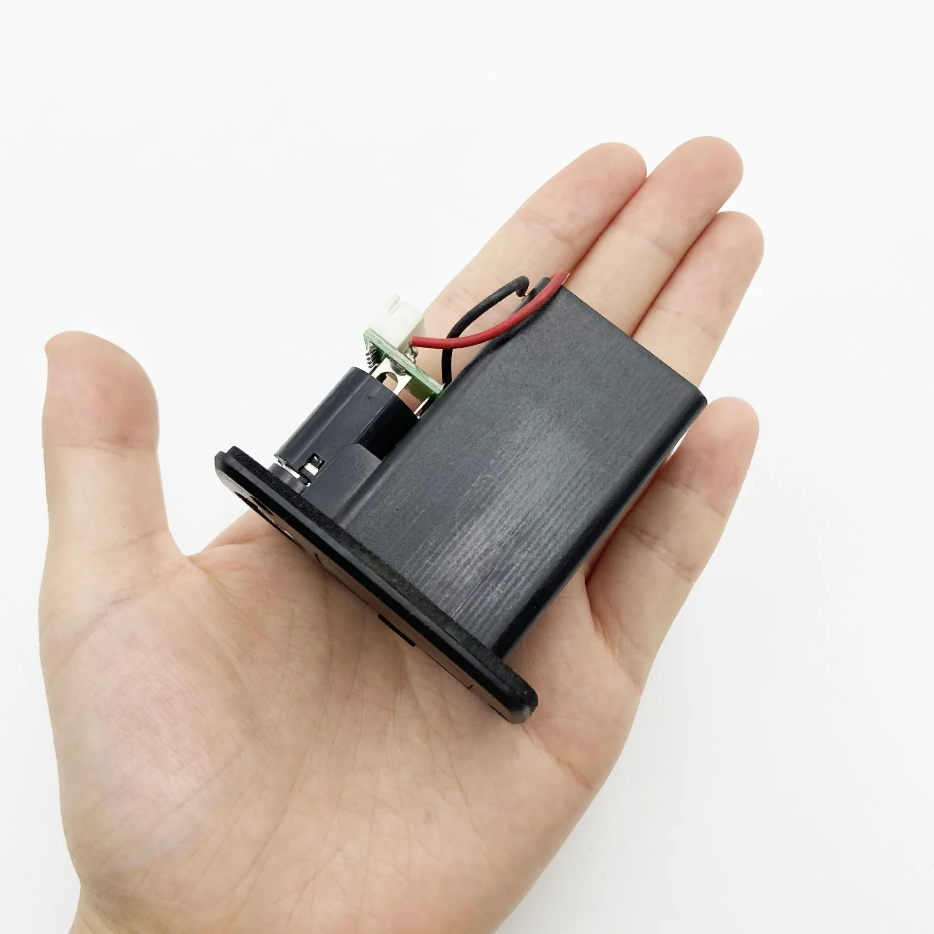 Guitar 9V Active Pickup Battery Box Battery Compartment for Guitar Bass EQ with Cover Battery Box