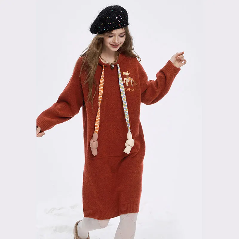 ELFSACK 2025 Winter New Arrivals Y2K Solid Loose Color Drawstring Animal Embroidery Long Hooded Sweater For Women