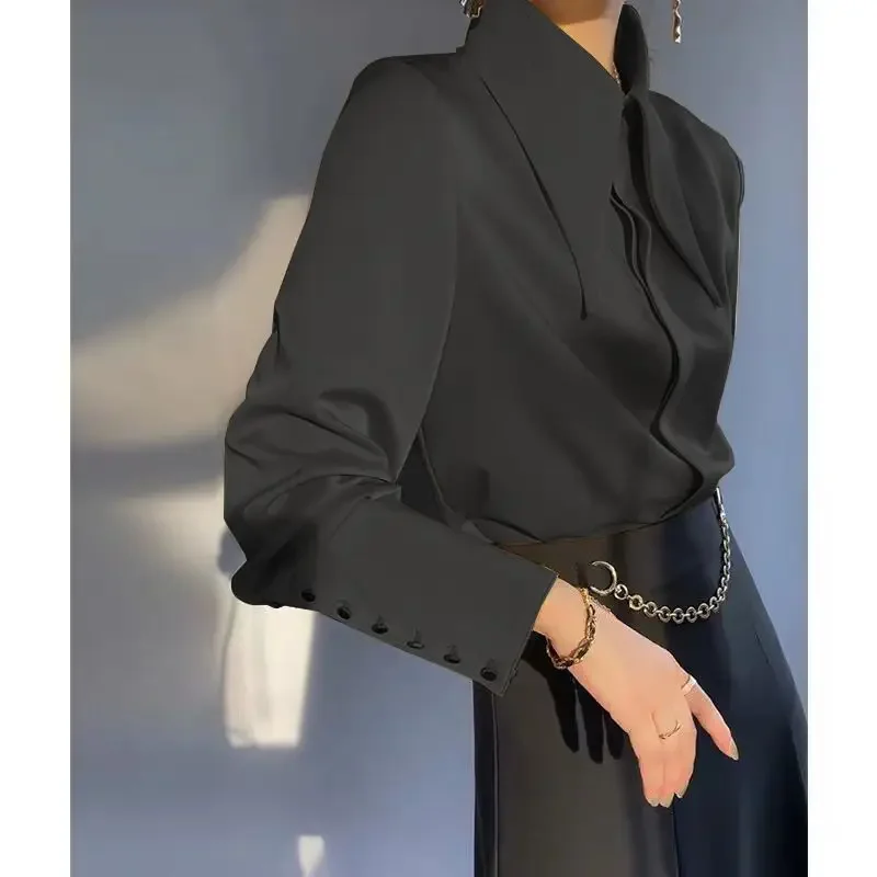 Sharp collar satin shirt for women in the spring and autumn of 2025, loose and flowing silk and smooth top design, shirt