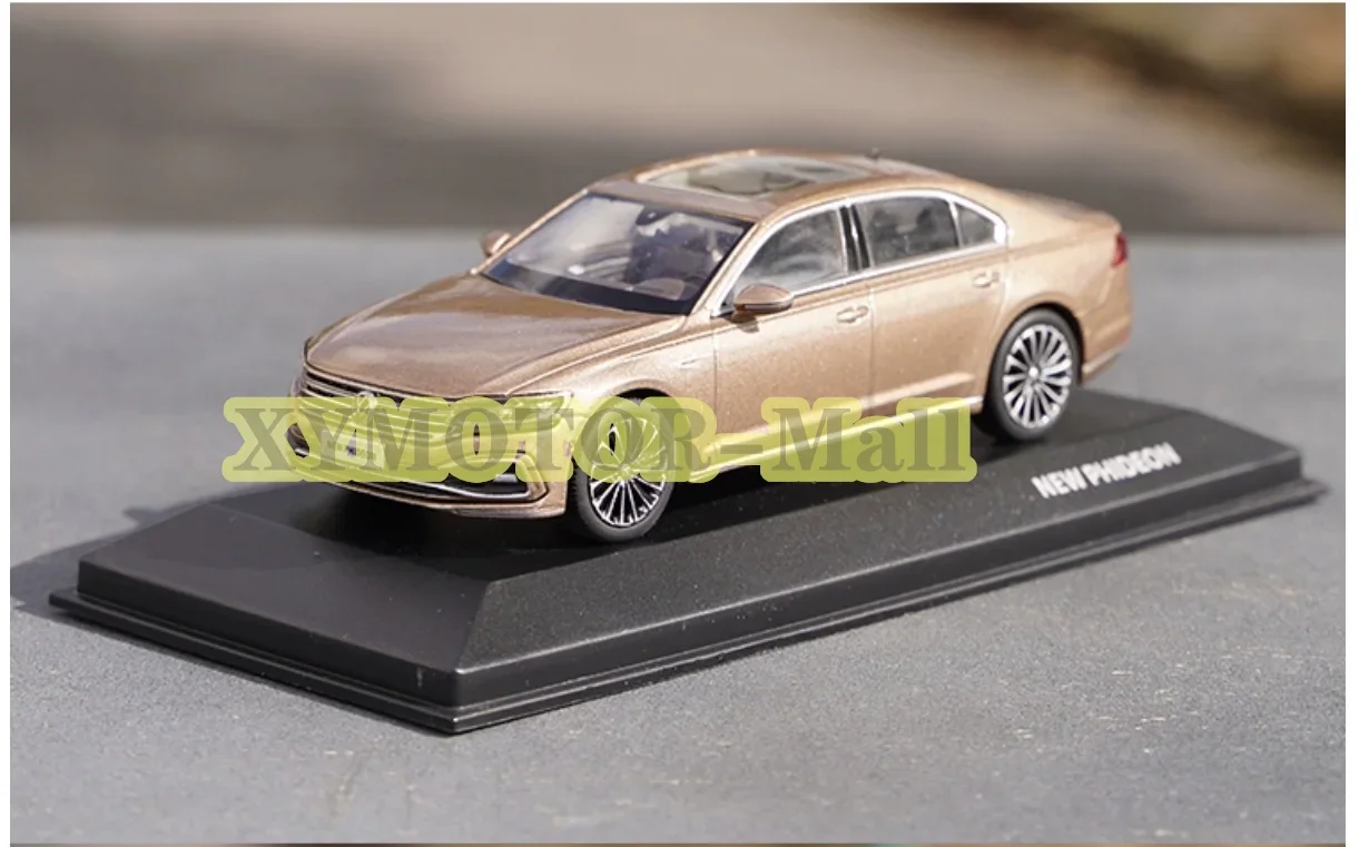 

Модель автомобиля Volkswagen PHIDEON 1/43 2020 для саиц, литые металлические игрушки для хобби, подарки для мальчиков, демонстрационные коллекционные украшения, синий/золотой