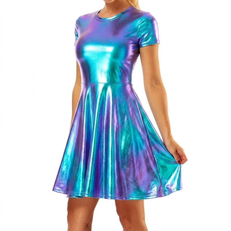 Glänzendes, kurzes Kleid mit Rundhalsausschnitt, Skater-Schnitt, Mini-Länge, Laser-Regenbogen-Silber-Lila, ausgestelltes, fließendes Design, Kostüm, Party, Club, Nachtclub-Kleid – Detail 2