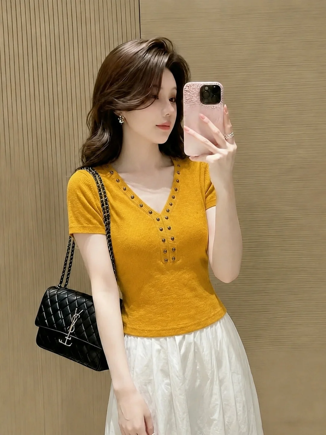 

Elegant V-Neck Beaded Ice Silk Knitwear Summer Slimming Commute Friendly Versatile Lightweight Mature Style Knit Shirt