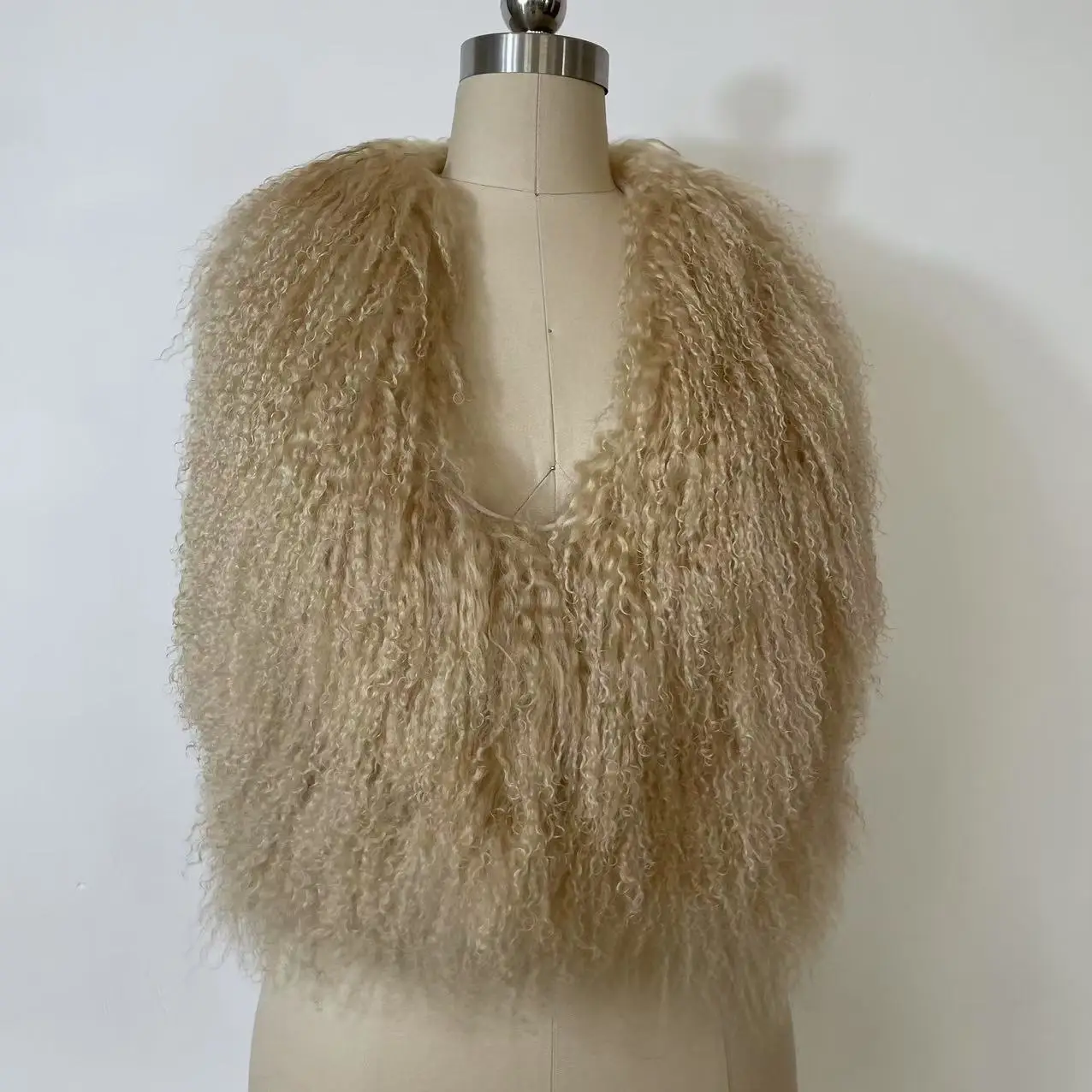 

2025 Y2K Real Mongolian Fur Waistcoat Women Furry Backless Bandage Halter Crop Vests Coat Fashion Warm Outerwear Streetwear