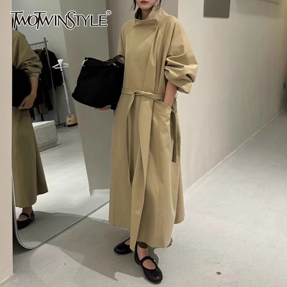 

TWOTWINSTYLE Solid Spliced Buttons Trench Female Turtleneck Long Sleeve Loose Korean Temperament Women's Trenchs Autumn Fashion