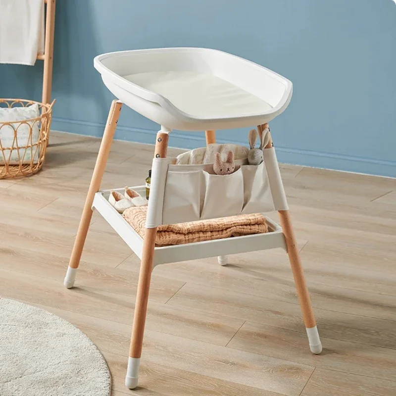 Station de couches en hêtre nordique, table de soins pour bébé, conception simple, stable et durable, table de massage pour bébé