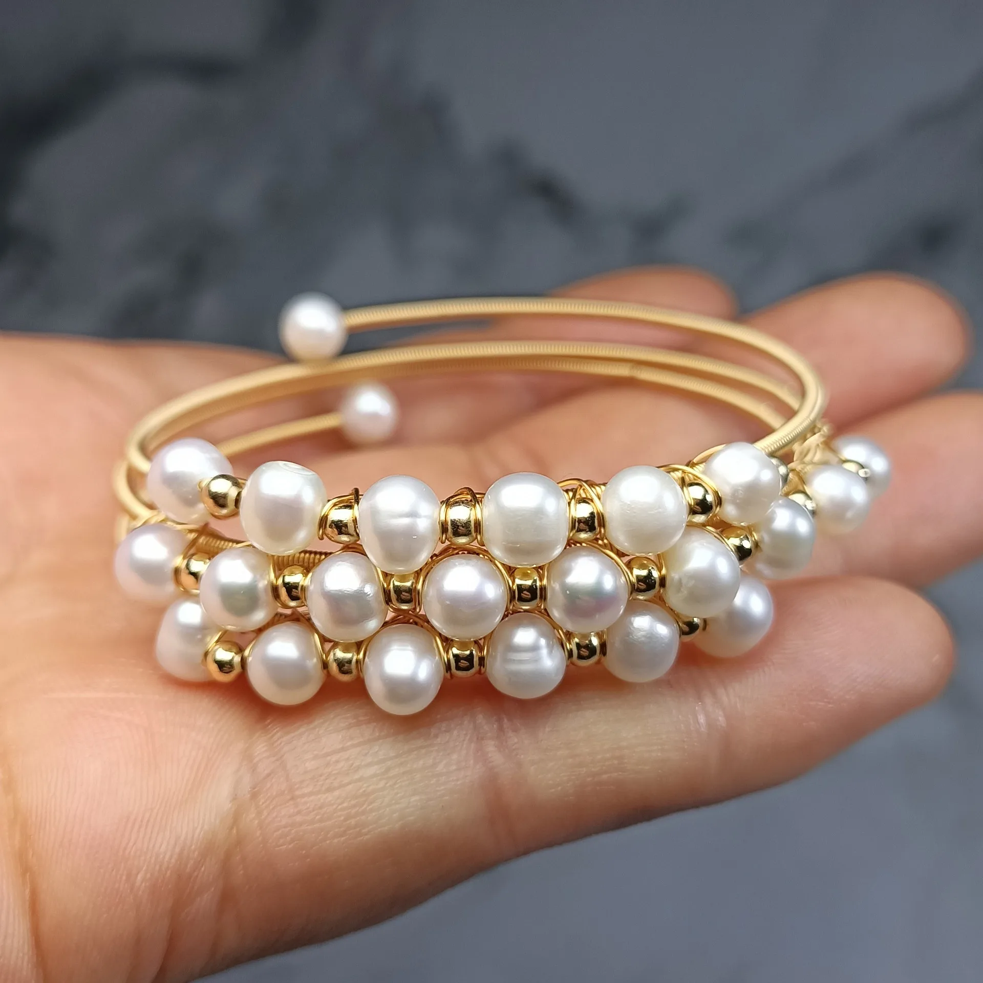 Hochwertige 100 % natürliche Süßwasserperle, 14 Karat Gold gefüllt, weiblich, dreilagig, Armreif, Promotion, Weihnachtsgeschenke, kein Verblassen, günstig – Detail 4