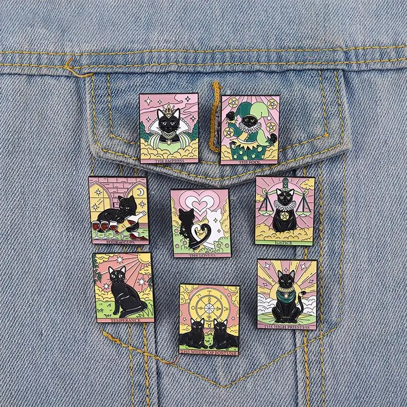 Pins Custom Lovers Fools Justice Brooches Lapel Badges Punk Gothic Animal Cards Jewelry Gift for Friends Cats Tarot Enamel