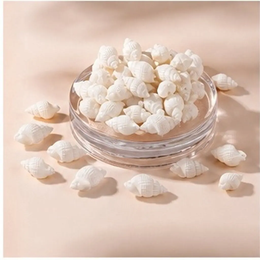 100pcs Mini Conch Shell Conch Shells Craft Filler Decorative Seashells for Vase Wedding Table Centerpiece Home Decor
