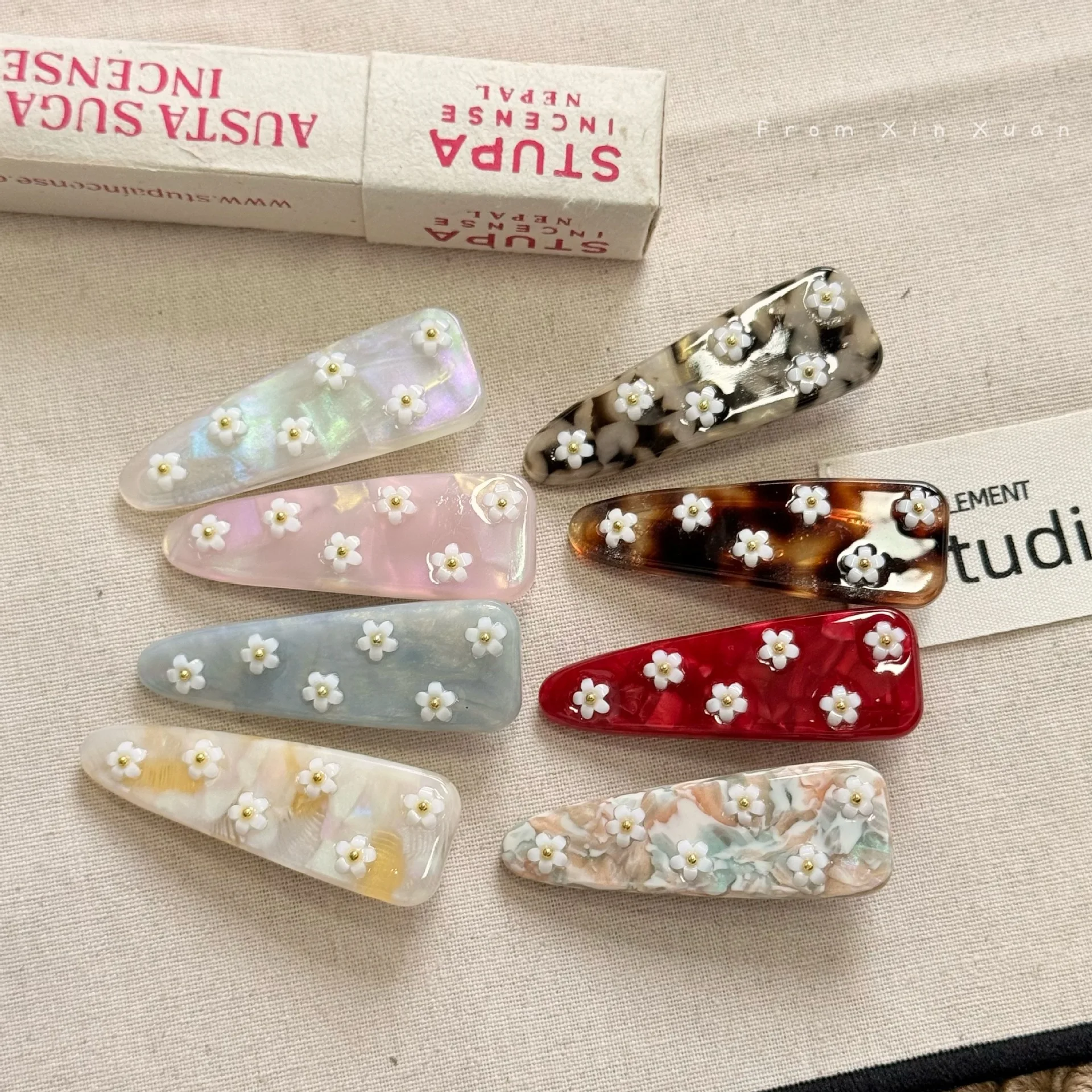 

Fresh Jelly Flower Acetate Triangle Hair Clips Korean Side Bangs Duckbill Snap Elegant Minimalist Hairpins Women Gift