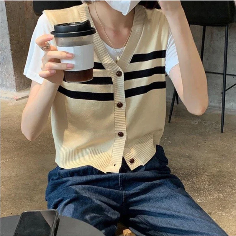 

Свитер на пуговицах, жилет, женский полосатый v-образный вырез, подростковый молодой консервативный ретро японский стиль, крутая уличная одежда, мягкая повседневная девичья вязаная одежда BF