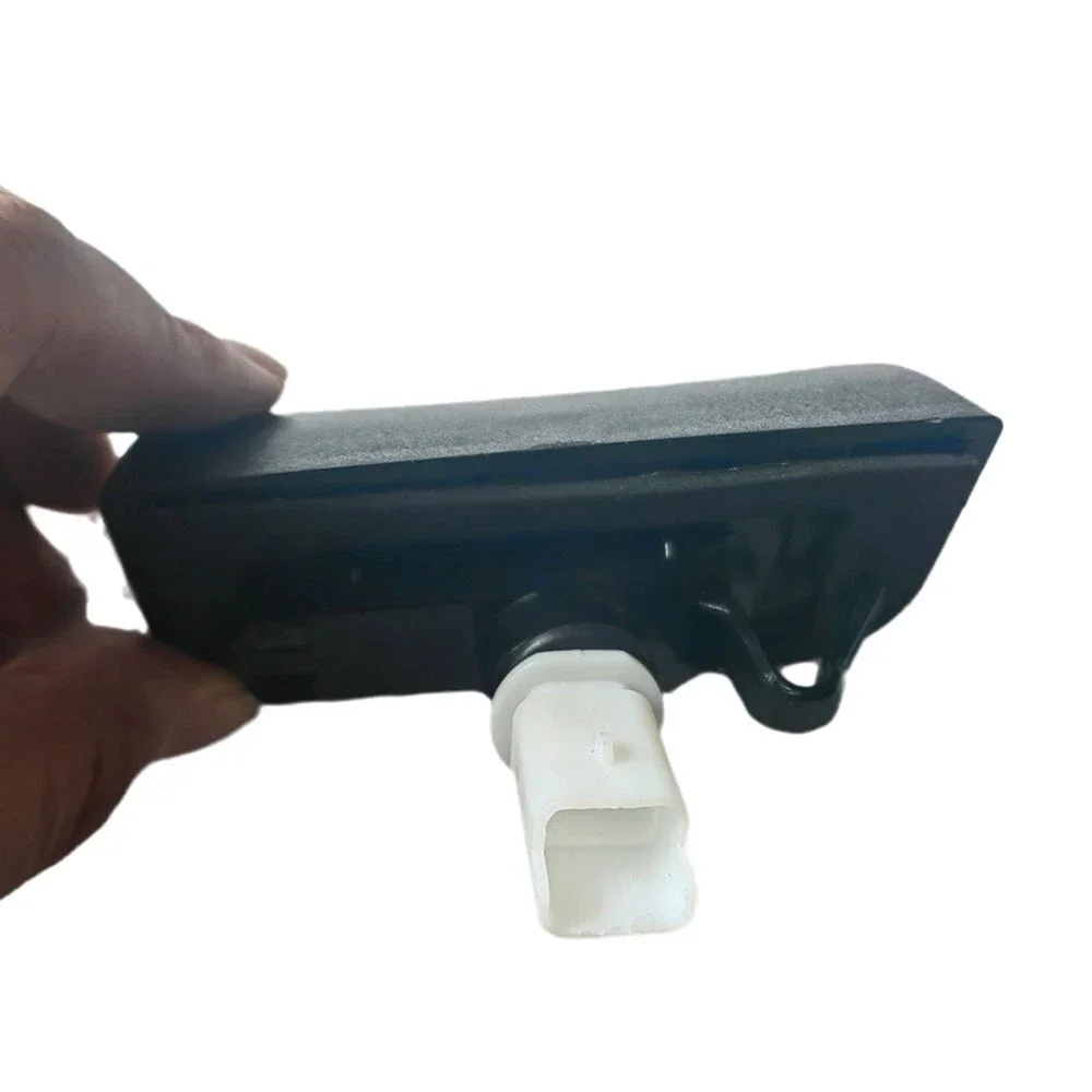 Car License Plate Signal Lamp 6340G7 for Citroen Berlingo Peugeot Partner Expert Number Plate Light Auto Fittings