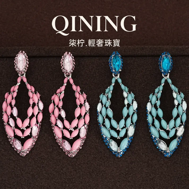 Ice lake color pendant, gradual change, colored diamond water drop earrings, light luxury niche retro stud earrings, dinner