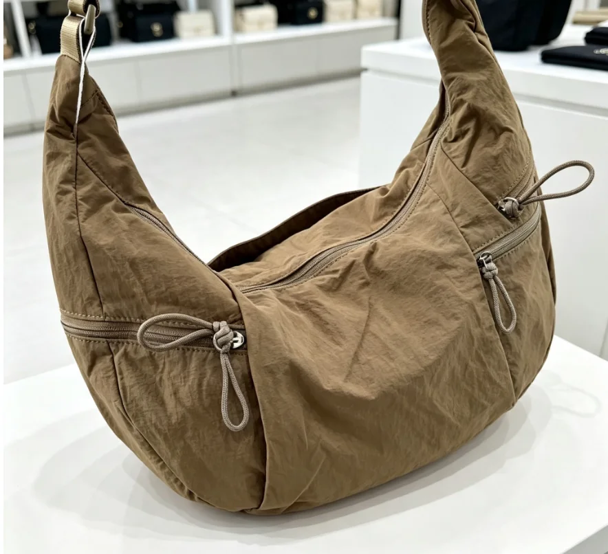 กระเป๋าสะพายไหล่ทรงโค้งขนาดใหญ - Hobo Bag Slouchy บทวิจารณ์และราคา