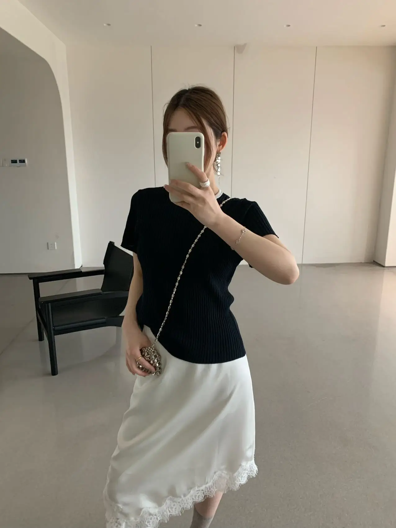 

Повседневная футболка Enxi с коротким рукавом, воротником в стиле колор-блок, свободного кроя, для повседневной носки, женская мода, весенняя коллекция, бренд Tagkita