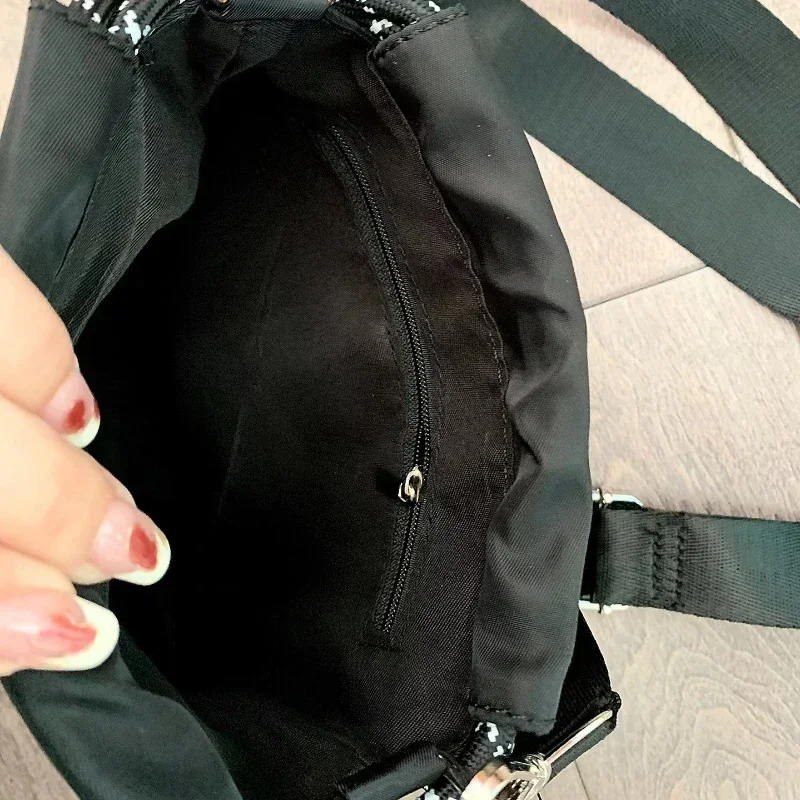 Chain Unique Travel Accessories Portable Drawstring Bucket Bag Fashion Single Shoulder Diagonal Nylon Bag Small Bag