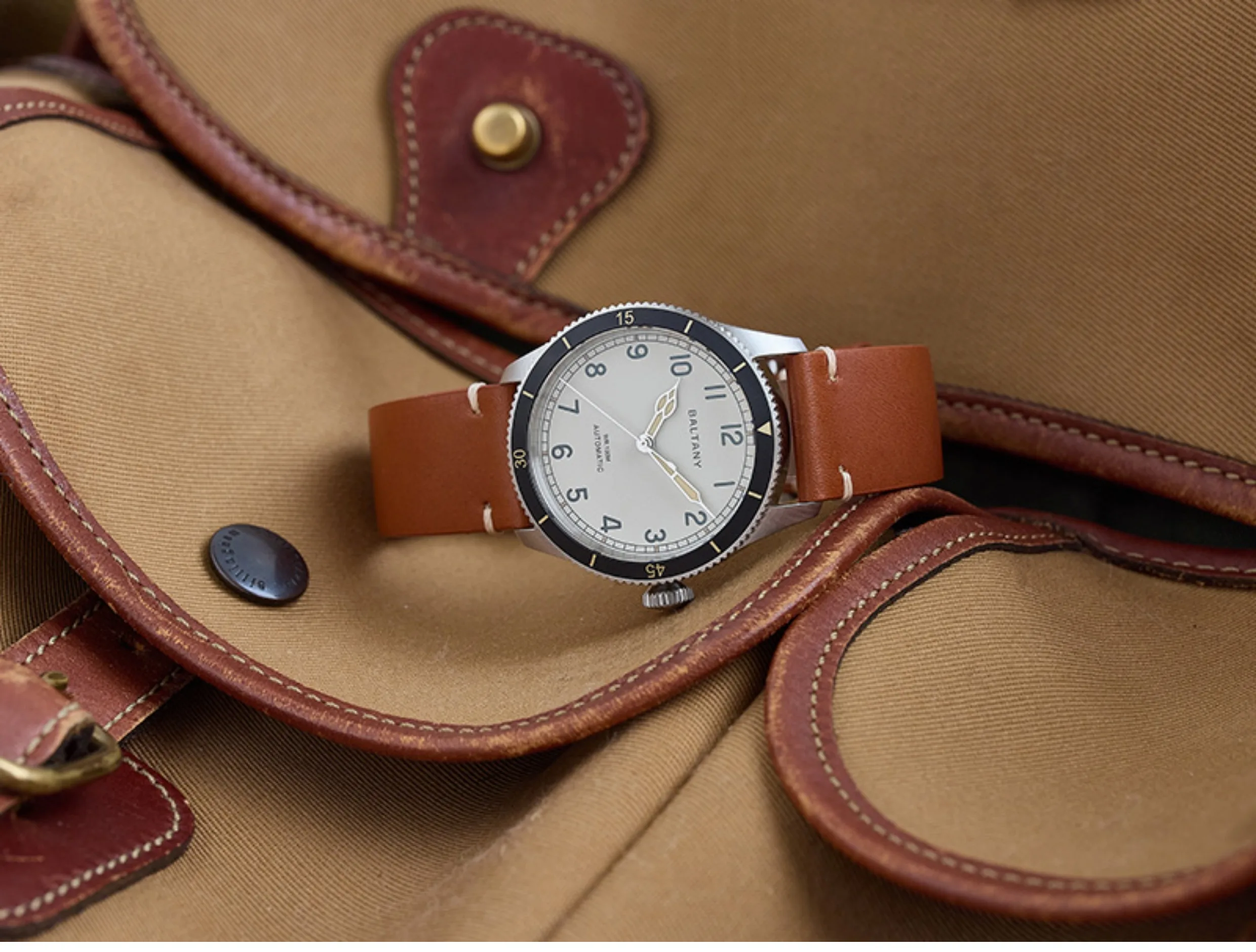 Baltany Men Pilot Watch 38mm Automatic Wristwatch Bubble Sapphire Mirror 100M Waterproof Sport C3 Luminous Military NH38