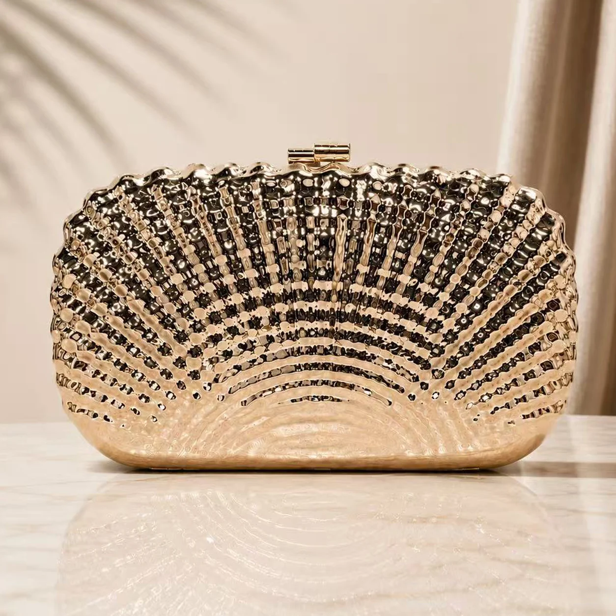 2026 New Style Single Shoulder Crossbody Bag Unique Shell Metal Box Evening Bag Fashion Clutch Bag