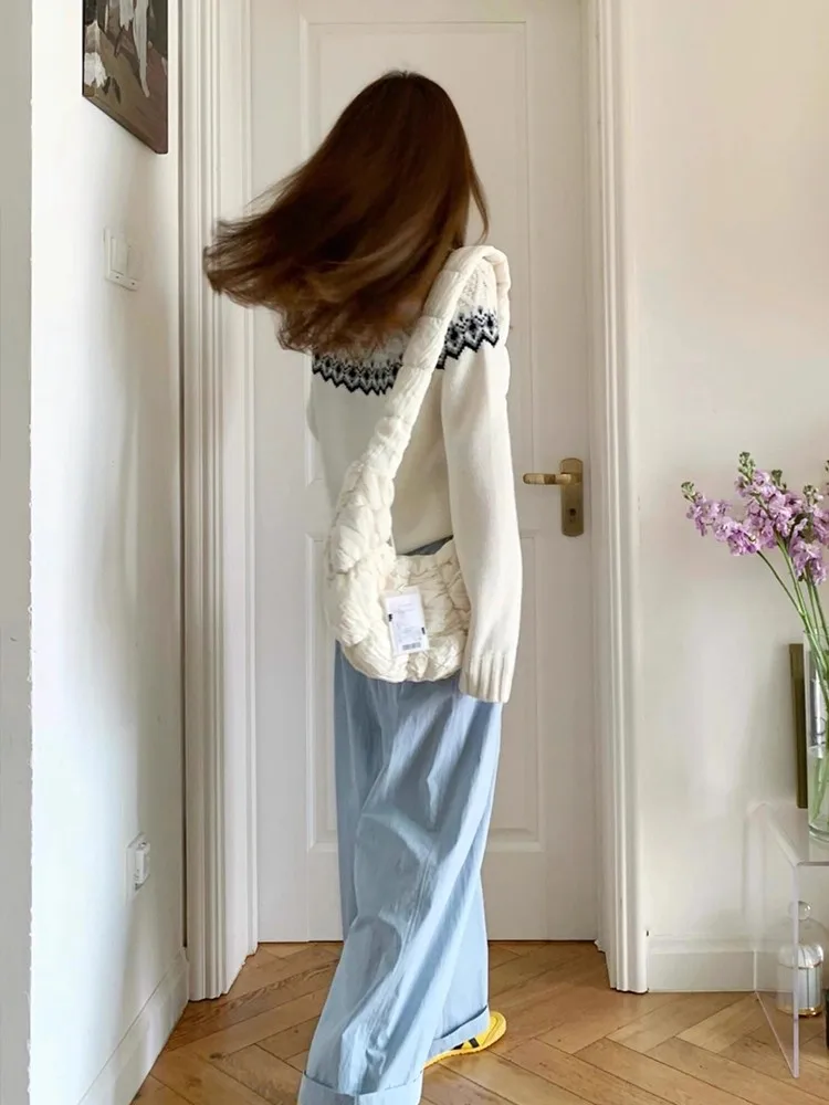 

Женские оверсайз-пуловеры с вышивкой, жатые, мятые, с рюшами, плиссированные, с эффектом морщин, в рубчик, в складку, волнистые, в рубчик, с выемками, в стиле BF