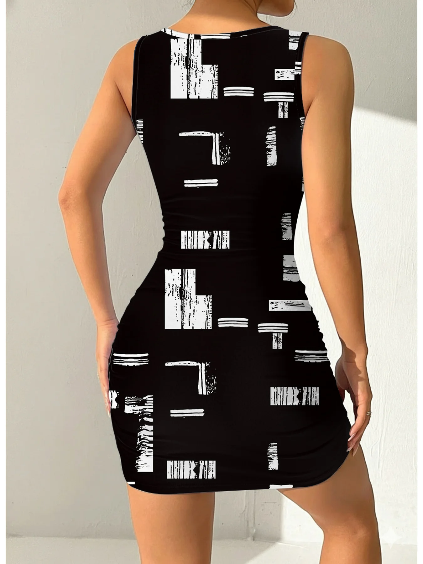 Women's Geometric Print Round Neck Sleeveless Camisole Dress Summer Casual Fashion Comfortable Mid-Length Skirt