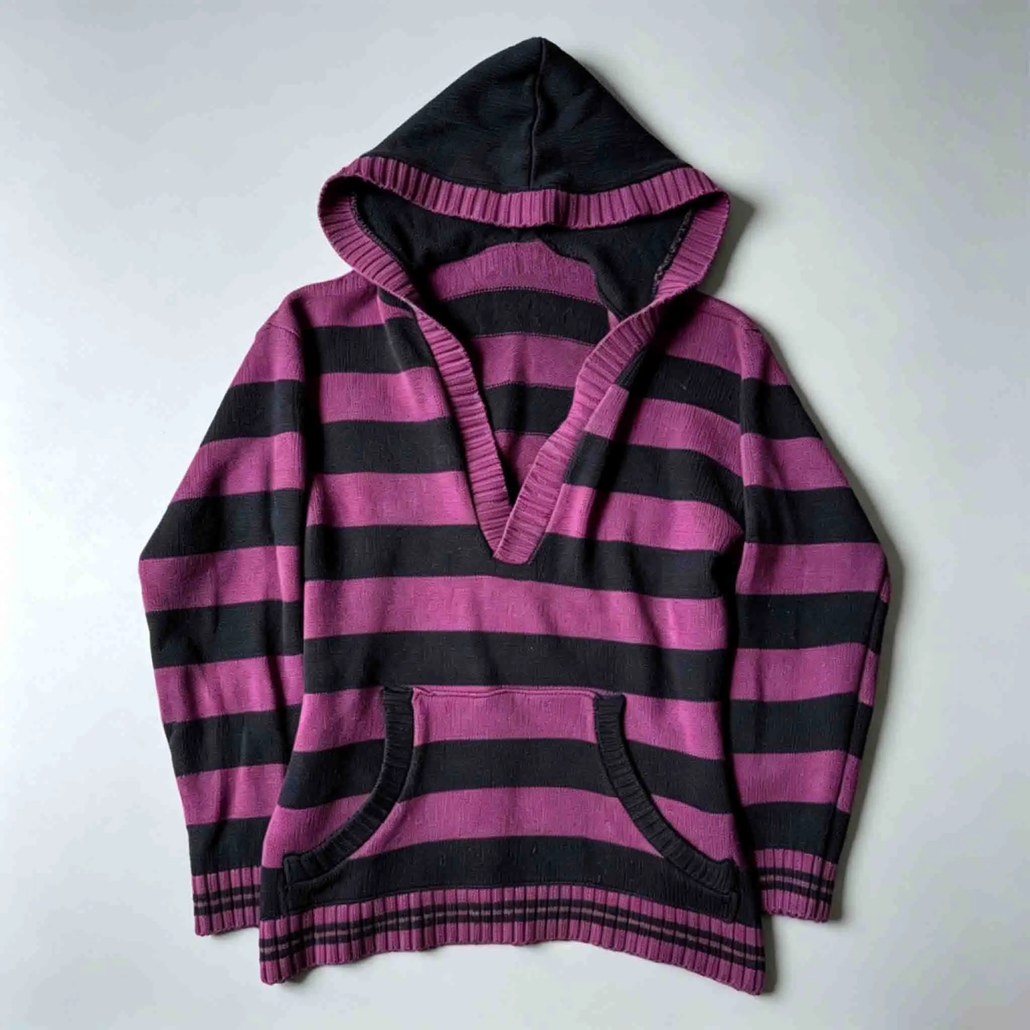 Goth Vintage Stripe Knit Hoodie Y2K Streetwear Harajuku 2000s Aesthetic V‑Neck Kangaroo Pocket Long Sleeve Loose Pullover Top