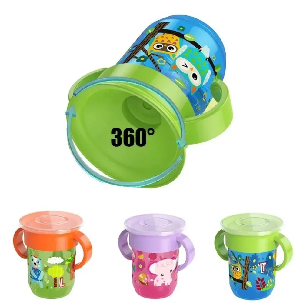 Taza de entrenamiento para niños pequeños con animales de dibujos animados, tapa abatible giratoria 360, botella de agua para bebés sin BPA con doble asa