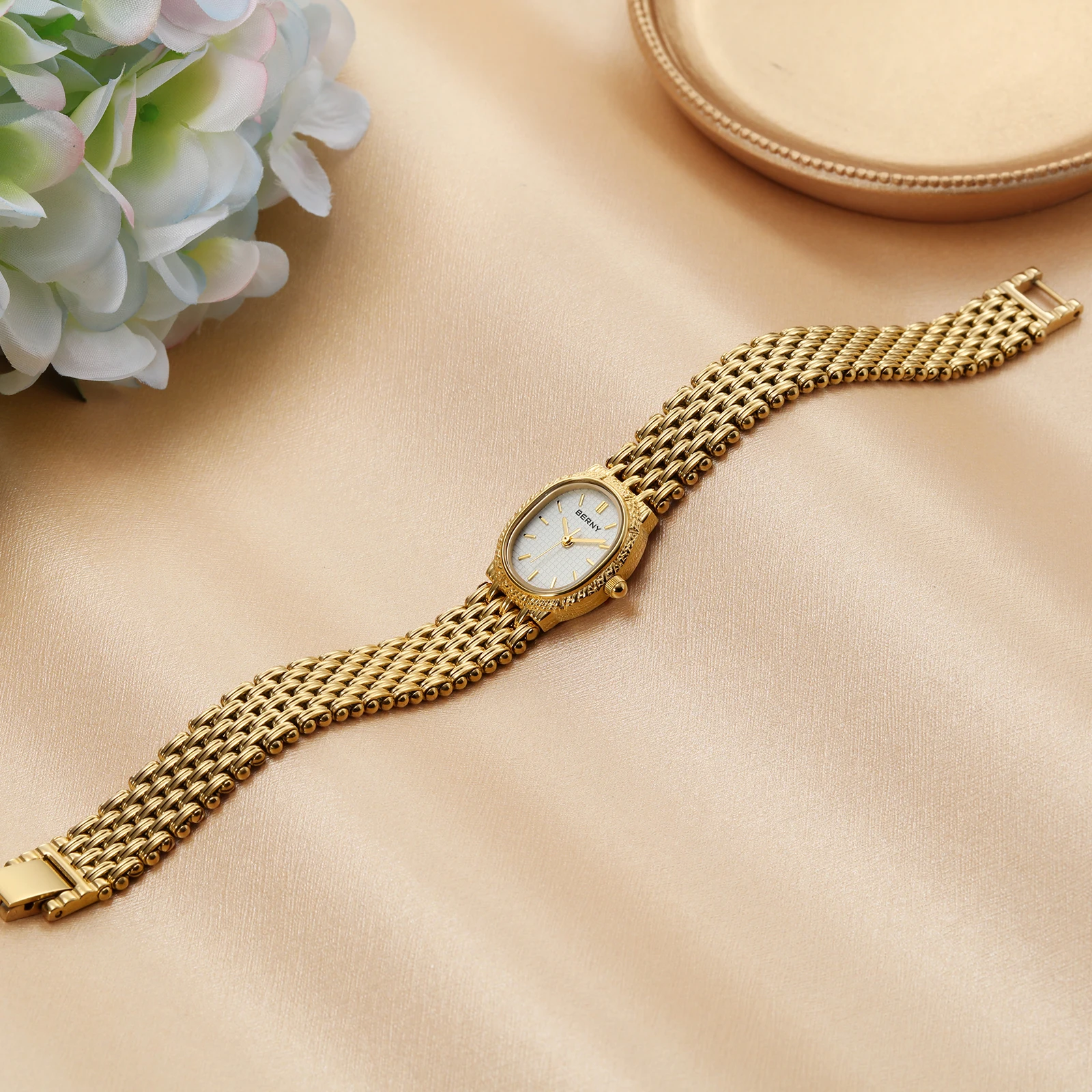 Berny goldene Frauen Armbanduhr kleines Zifferblatt Damen Golduhr Armband Schmuck Quarz Dame Uhr kompakte stilvolle Luxus Damen uhr