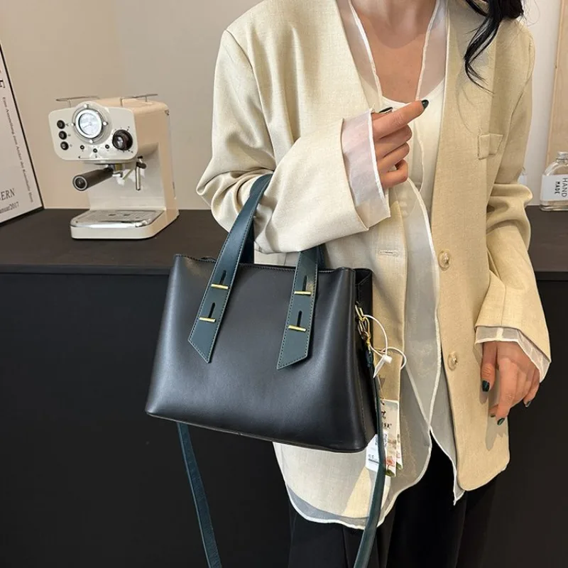 chic-vintage-crossbody-bag-women-luxury-tote-concept-minimalist-design-high-end-leather-daily-bag