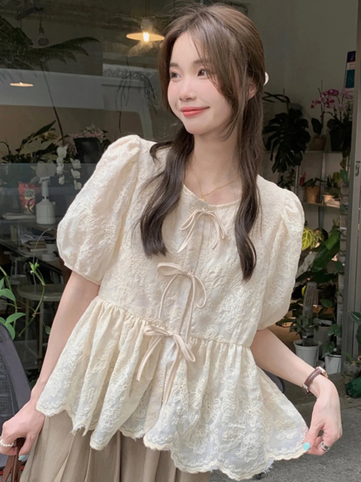 

Chic round Ne Lace Tie ort Sve Loose Sle Women's irt Spring Summer Faion Breathable Comfortable Baby Doll Top