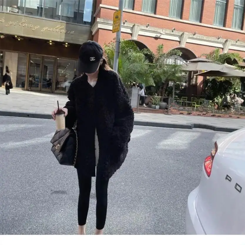 

Lamb Wool Jacket Women Outdoor Clothing Novelties Anti-Freezing Flare K-Pop Fancy V-Neck Short Elastic Edge Hem Boyfriend Style