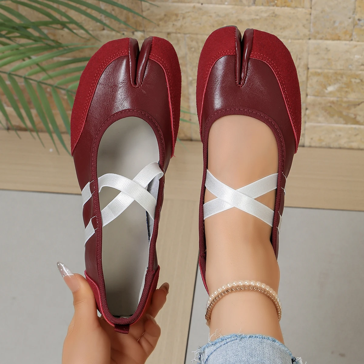 Flache Schuhe mit Kreuzriemen für Damen, lässiges Modedesign, Mary Jane Schuh, Slip-on, geteilte Zehenpartie, Ballett-Trainer, Sommer 2026, elegant, neu – Detail 9