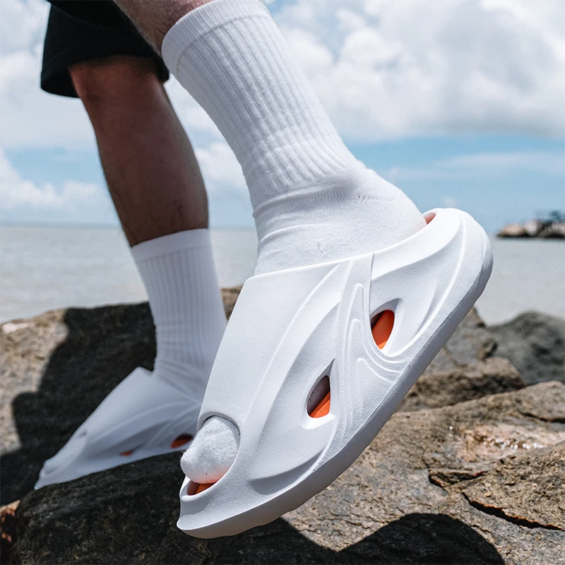 

2025 yeezy Coconut Slippers Cloud Thick-soled Sandals Summer Fashion Soft Bottom Beach Men Slippers Women's Sandals EVA Slides