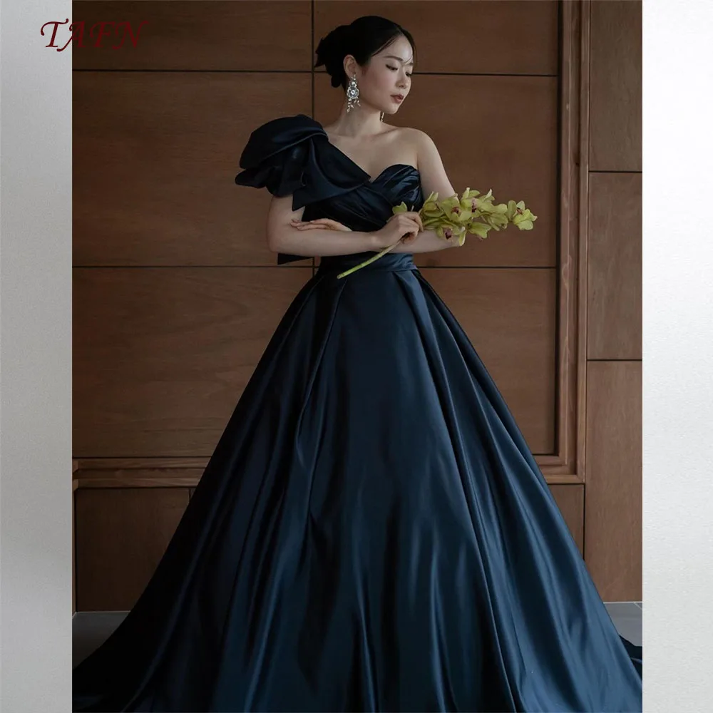 TAFN Korea One-Shoulder Photo Shoot Dresses Strapless Simple Black Wedding Reception Dresses 피로연드레스 Bridal Gown Sweep Train