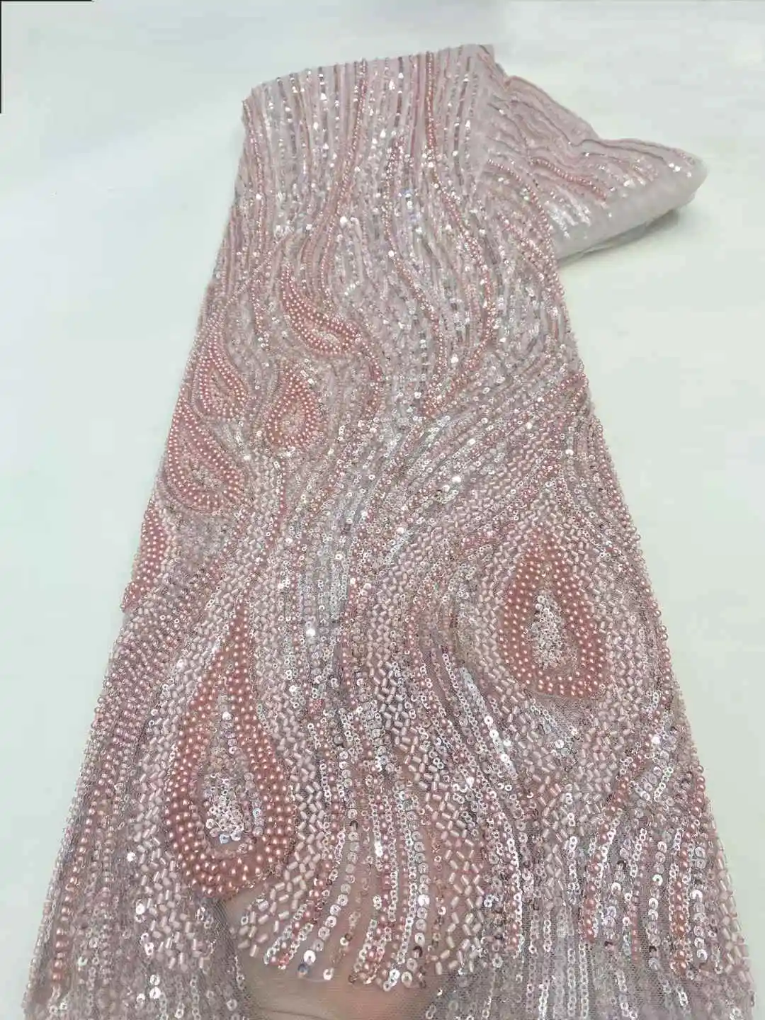 Tessuto di pizzo con perline a mano di lusso Tessuto da sposa Tessuti da sposa di fascia alta Perline di paillettes nigeriane francesi ricamate su tulle 5 metri