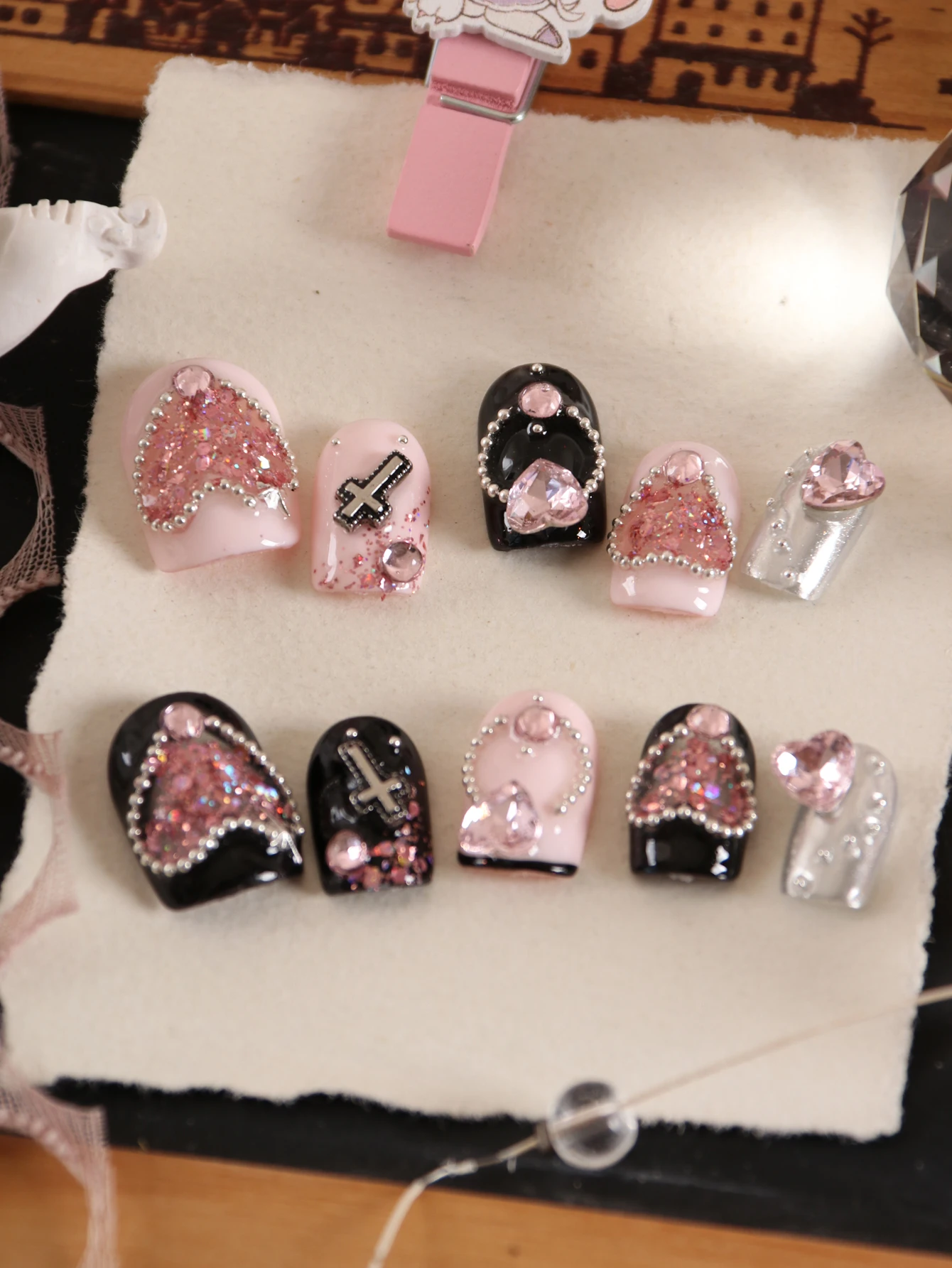 10Pcs Press on Nails Short Pink Black Cute Sweet but Cool Love Fake Nails Includes 1 Sheet Adhesive Tabs & 1 Pc Mini File