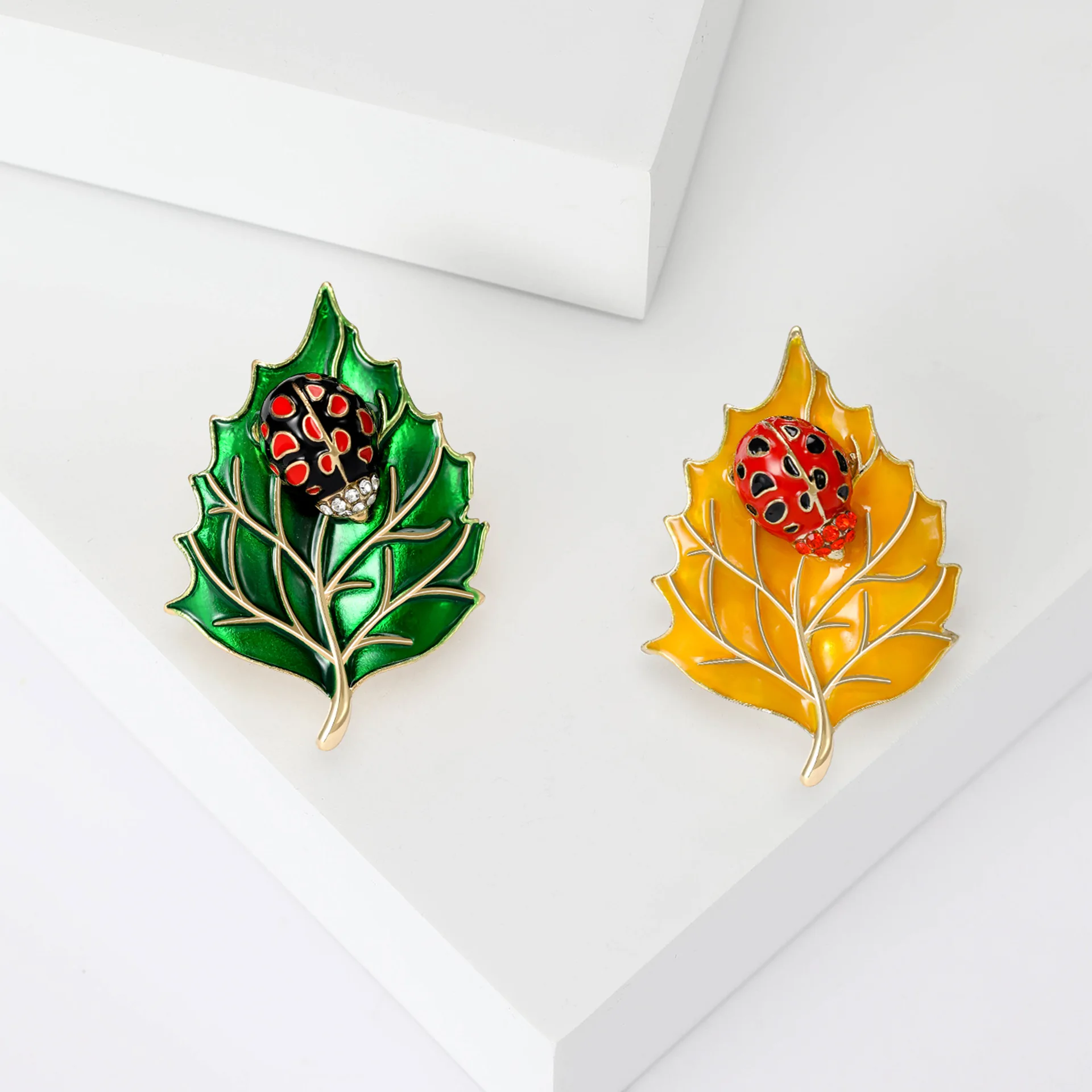 

Rhinestone Leaf insect Brooch, Men's And Women's Universal Insect Pin, Party, Banquet Backpack, Gift, Jewelry Accessory