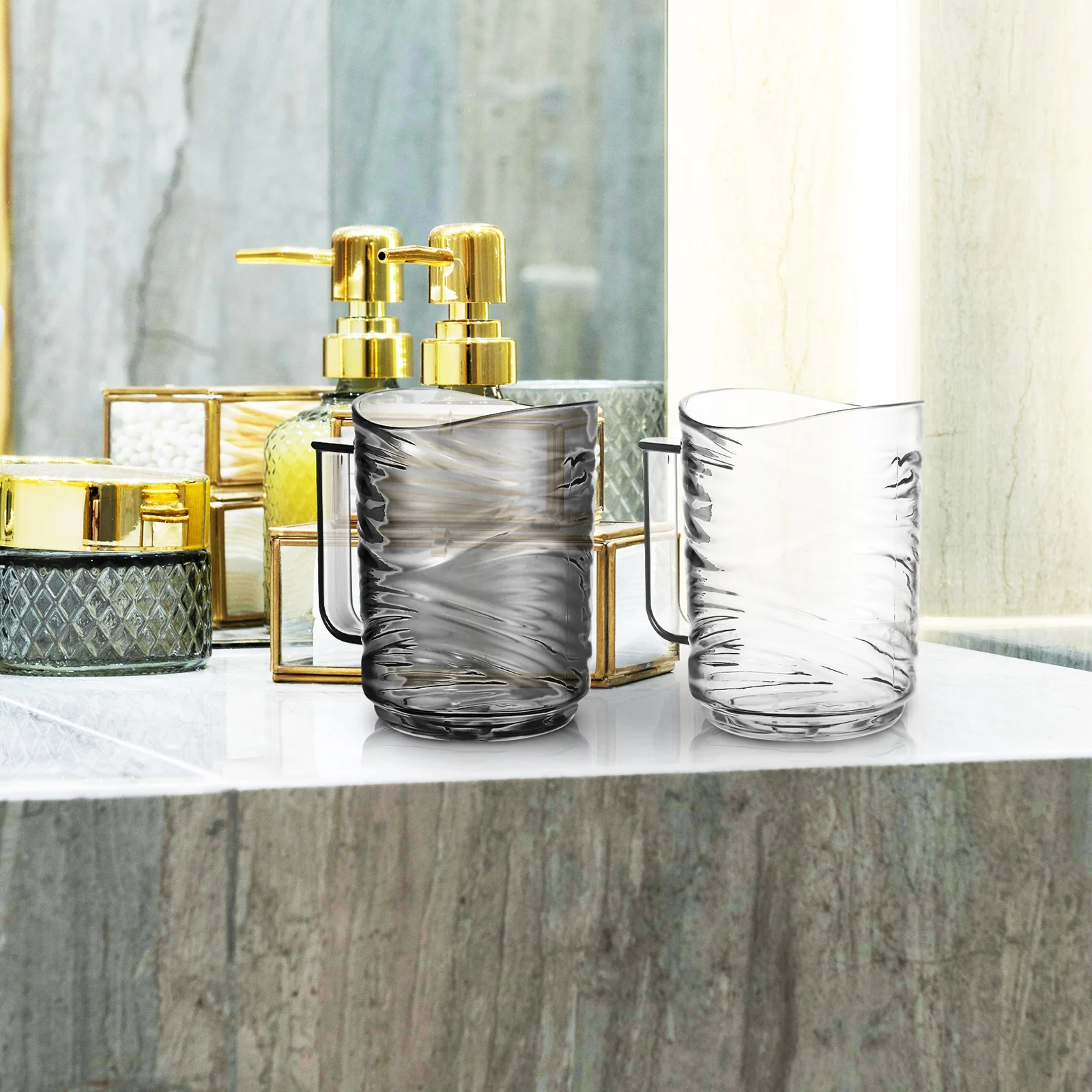 2 pcs Transparent Mouthwash Cups Toothbrush Holders Plastic Clear Design Comfortable Handle Bathroom Tumbler Set Toothbrush Cups